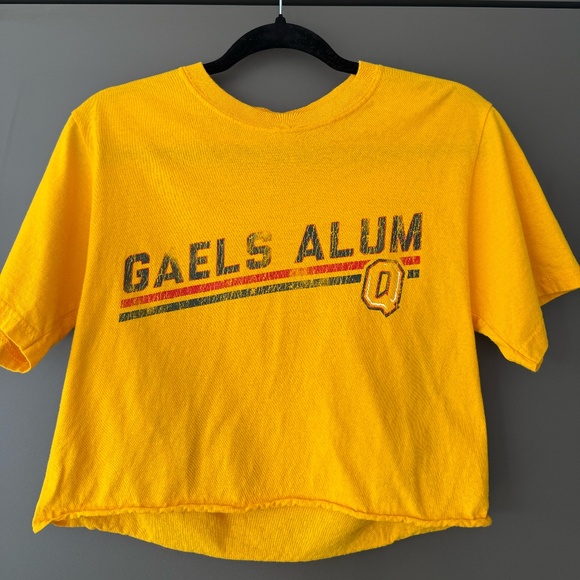 Gaels Alum Queens University Top (slightly cropped) - Picture 1 of 4